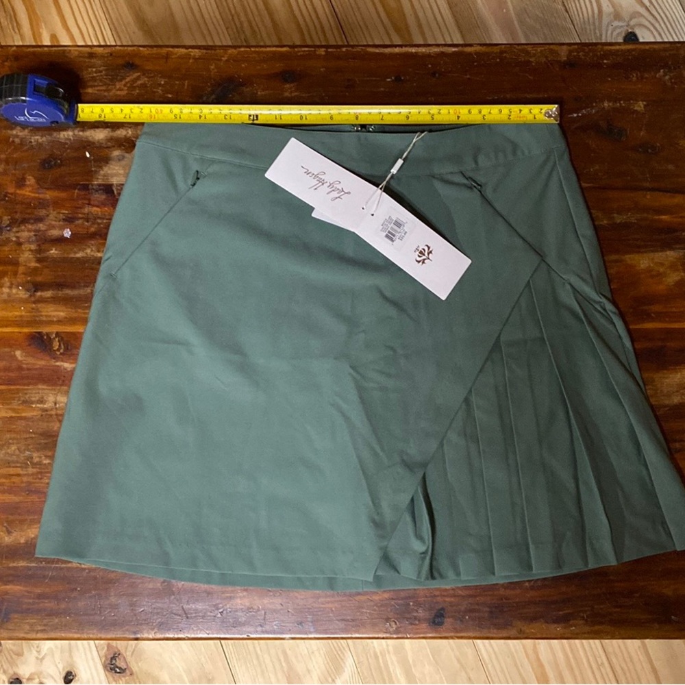 Lady Hagen green skort / skirt